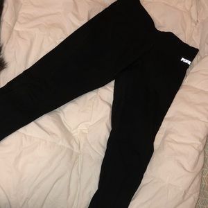 Women’s VS PINK Ultimate Cropped leggings